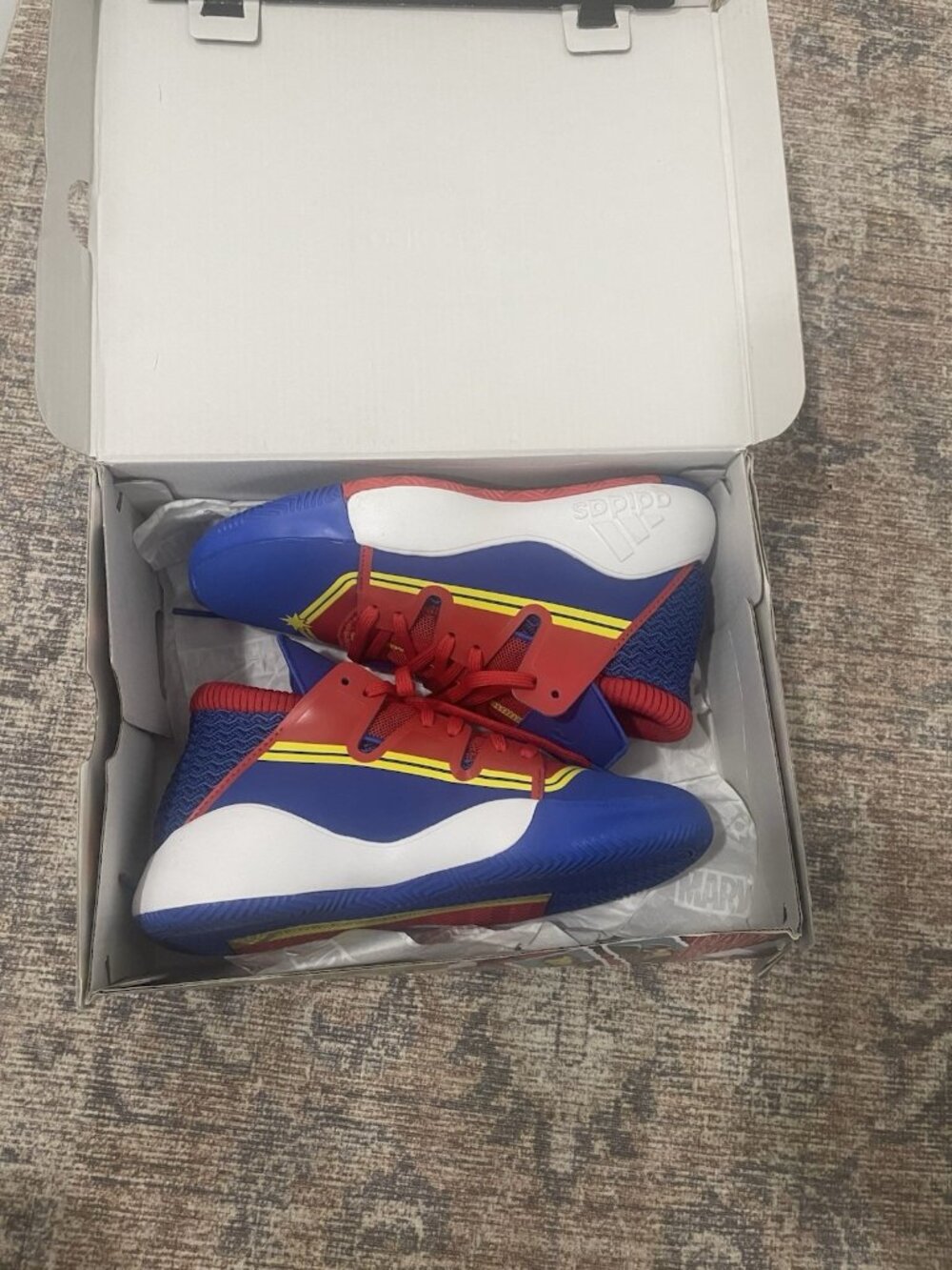 adidas Youth boys Pro Vision J Marvel sneaker shoes size US 4